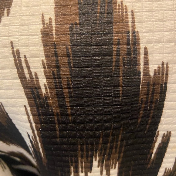 Tahari Long Blazer Sz 22 with Pockets - Picture 4 of 5